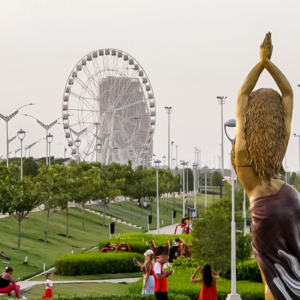 la-luna-del-rio:-la-rueda-panoramica-que-transforma-el-gran-malecon-en-un-mirador-urbano-sobre-el-magdalena-en-barranquilla
