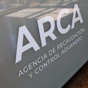 recaudacion-tributaria:-estiman-que-el-gobierno-logro-compensar-en-2025-la-perdida-de-recursos-por-el-impuesto-pais