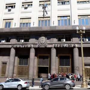 la-recaudacion-de-2025-totalizo-unos-$183,1-billones,-con-una-caida-real-del-1%