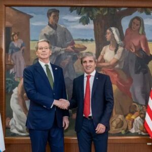 scott-bessent-celebro-la-cancelacion-del-swap:-“marcar-el-rumbo-para-una-argentina-fuerte-y-estable-es-sin-duda-lo-mejor-para-eeuu”