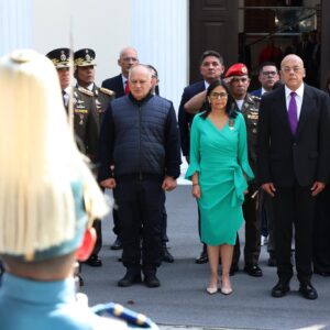con-equilibrio-inestable-inicia-el-gobierno-delcy-rodriguez:-¿podra-cumplir-exigencias-de-trump-sin-fracturas-internas?