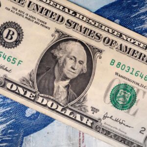 dolar,-bonos,-plazo-fijo-y-acciones:-cual-fue-la-inversion-ganadora-de-2025-y-que-rendimiento-dejo