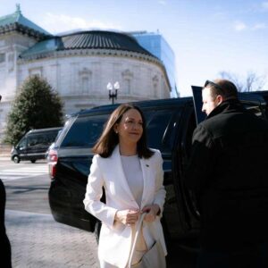 trump-calls-venezuelas-delcy-rodriguez-terrific,-meets-opposition-the-next-day