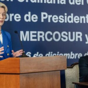 la-firma-historica-del-acuerdo-ue-mercosur-no-logra-unir-a-lula-y-milei