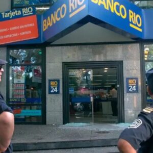 toy-guns,-a-tunnel-and-a-poetic-message:-why-argentinas-heist-of-the-century-still-fascinates-20-years-on