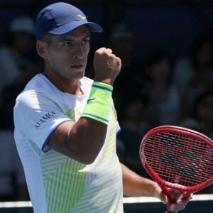 australian-open-2026:-sebastian-baez-wins-epic-three-hour-match-to-push-into-second-round