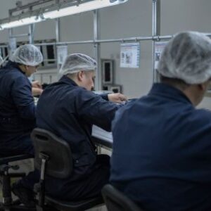 la-economia-argentina-se-contrajo-mas-de-lo-esperado-despues-de-las-elecciones-intermedias