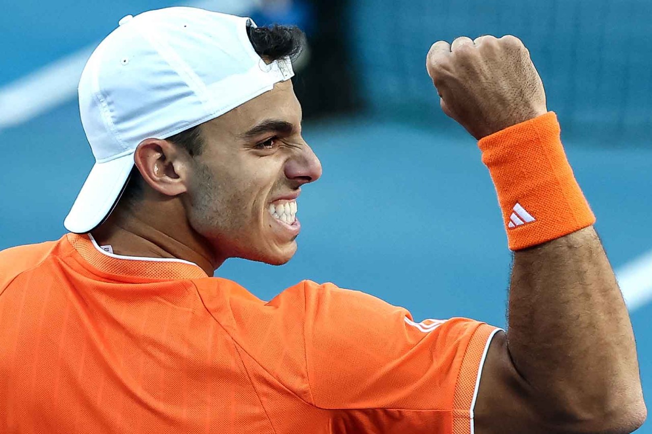 australian-open-2026:-cerundolo-beats-world-no.15,-becomes-only-argentine-in-the-last-16