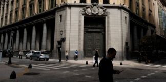 Atraídos por tasas del 38%, los inversores en carry-trade se acumulan en el peso Mileis atraidos-por-tasas-del-38%,-los-inversores-en-carry-trade-se-acumulan-en-el-peso-mileis