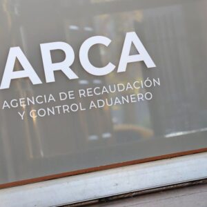 la-recaudacion-tributaria-de-enero-cayo-un-7,6%-real,-presionada-por-una-fuerte-baja-en-el-iva