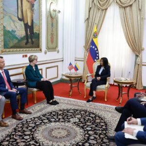 delcy-rodriguez-recibe-en-miraflores-a-laura-dogu,-encargada-de-negocios-de-eeuu
