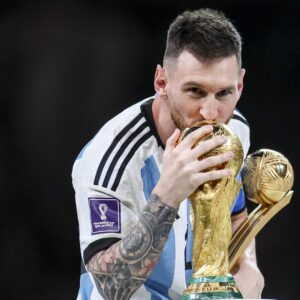 fifa-world-cup-trophy-to-be-on-display-in-buenos-aires-in-february