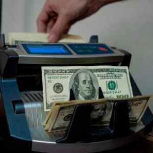 milei-impulsa-prestamos-en-dolares-para-todos-y-pone-fin-a-un-tabu-en-argentina