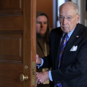 la-investigacion-nazi-de-credit-suisse-revela-nuevos-vinculos-con-las-ss,-dice-un-senador
