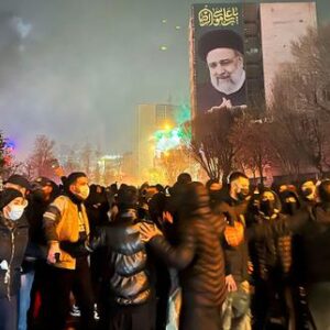 de-teheran,-las-imagenes-ineditas-de-las-manifestaciones-enviadas-por-un-fotoperiodista-irani