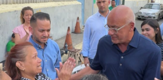 Jorge Rodríguez promete a familiares de detenidos de Zona 7 que la próxima semana todos saldrán libres jorge-rodriguez-promete-a-familiares-de-detenidos-de-zona-7-que-la-proxima-semana-todos-saldran-libres