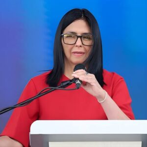 delcy-rodriguez-frente-a-la-ciberseguridad-y-las-telecomunicaciones