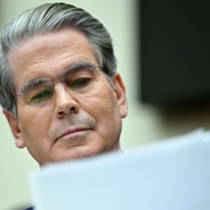 senador-estadounidense-pide-a-bessent-poner-fin-a-linea-swap-de-20.000-millones-de-dolares-con-argentina