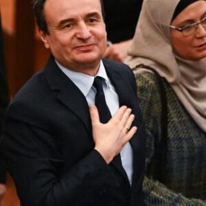 kosovo:-despues-de-una-paralisis-politica,-albin-kurti-asume-el-cargo-de-primer-ministro