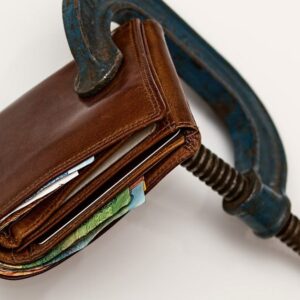 los-salarios-formales-cayeron-fuerte-contra-la-inflacion-en-diciembre-y-perdieron-mas-de-2%-en-2025