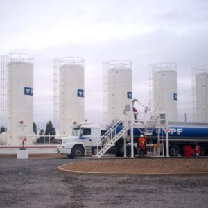 ypf-signs-agreement-with-italys-eni-and-uaes-xrg-to-develop-lng-in-argentina