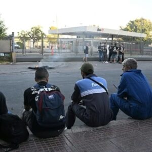 despues-de-80-anos-cierra-destino:-la-fabrica-de-neumaticos-echara-a-mas-de-900-trabajadores