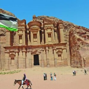 petra,-la-ciudad-tallada-que-nadie-habito-del-todo