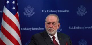 Lambassadeur américain à Jérusalem provoca la colère des pays arabes après ses ses propos sur le droit dIsraël à occuper des terres sur une big partie du Moyen-Orient lambassadeur-americain-a-jerusalem-provoca-la-colere-des-pays-arabes-apres-ses-ses-propos-sur-le-droit-disrael-a-occuper-des-terres-sur-une-big-partie-du-moyen-orient