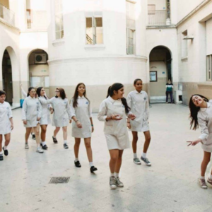 cuanto-salen-los-guardapolvos-escolares-para-la-vuelta-a-clases-2026:-precios-y-modelos