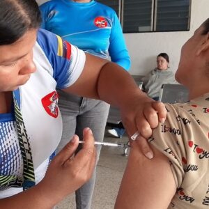 el-gobierno-reconoce-un-brote-de-fiebre-amarilla-en-venezuela-y-lanza-vacunacion-urgente-en-cuatro-estados