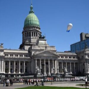 senado-aprueba-debilitamiento-de-mileis-de-ley-de-proteccion-de-glaciares