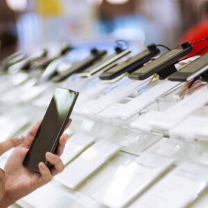 dos-supermercados-de-primera-linea-ofrecen-celulares-a-mitad-de-precio