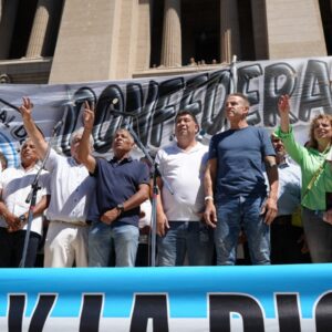 argentinas-cgt-will-file-legal-complaints-against-mileis-labor-reform