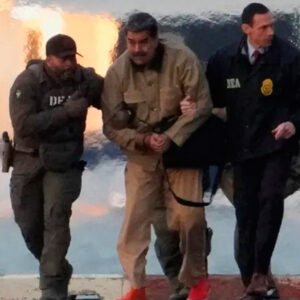 abogados-piden-a-eeuu-investigar-a-maduro-por-tortura:-podria-enfrentar-cadena-perpetua