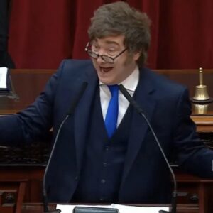 javier-milei:-hemos-triplicado-el-salario-en-dolares