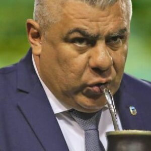 tapia-coloca-su-carta-as-mientras-los-clubes-argentinos-cancelan-partidos-y-hacen-huelga