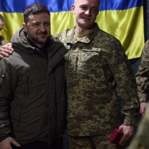 en-direct,-guerra-en-ucrania:-volodymyr-zelensky-sest-rendu-dans-la-region-de-donetsk,-proche-delaligne-defront