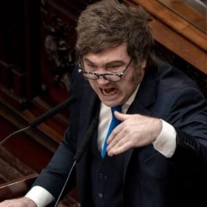 javier-milei-tensa-la-relacion-con-los-empresarios-y-el-mercado-en-modo-guerra-“le-corre-el-arco”