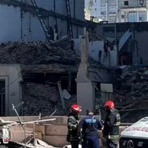 derrumbe-en-plena-avenida-del-libertador:-trabajan-bomberos-y-el-same