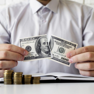 atencion:-congelan-ahorros-en-dolares-en-el-banco-y-exigen-un-tramite-especifico-para-liberarlos