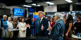 ¿Quién es de Venezuela?, preguntó Trump al entrar al local El Arepazo en Doral ¿quien-es-de-venezuela?,-pregunto-trump-al-entrar-al-local-el-arepazo-en-doral