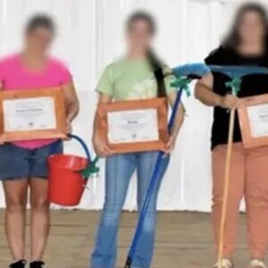 el-polemico-y-agresivo-regalo-de-un-municipio-a-las-mujeres-por-su-dia