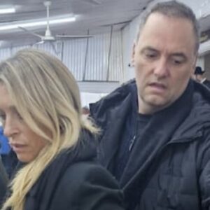 manuel-adorni-intento-justificar-el-viaje-con-su-esposa-en-el-avion-presidencial:-vengo-una-semana-a-deslomarme-a-nueva-york