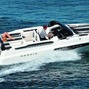karnic-r8s:-una-embarcacion-familiar-y-deportiva