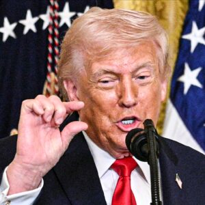 trump-afirma-que-iran-esta-“a-punto-de-rendirse”-y-que-eeuu.-los-atacaran-“muy-duro-durante-la-proxima-semana”,-segun-fox-news