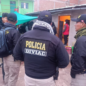 fiscalia-ejecuta-todos-los-analisis-y-detiene-a-11-policias-por-permitir-paso-de-camiones-con-mercaderia-de-contrabando