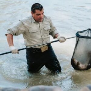 vacian-un-lago-en-san-juan-y-trasladan-a-mas-de-1.000-peces-en-un-operativo-inedito
