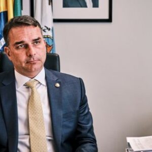 flavio-bolsonaro-supera-al-presidente-lula-en-las-encuestas-electorales-de-brasil