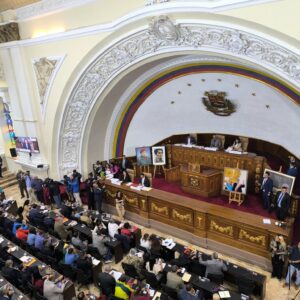 an-aprueba-ley-de-minas-hasta-el-articulo-55-y-sanciona-ley-de-aceleracion-de-tramites