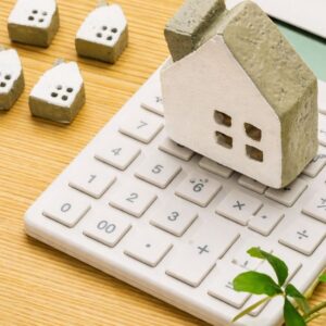 vivir-solo,-cada-vez-mas-dificil:-independizarse-ya-cuesta-mas-de-$3,5-millones-por-mes